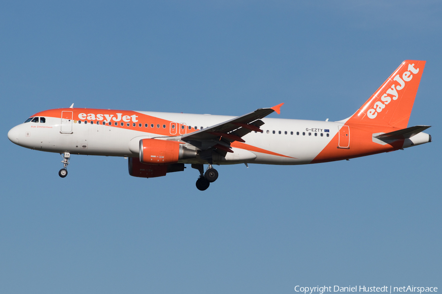 easyJet Airbus A320-214 (G-EZTY) | Photo 516428