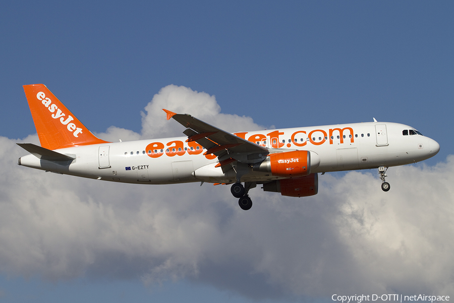 easyJet Airbus A320-214 (G-EZTY) | Photo 376771