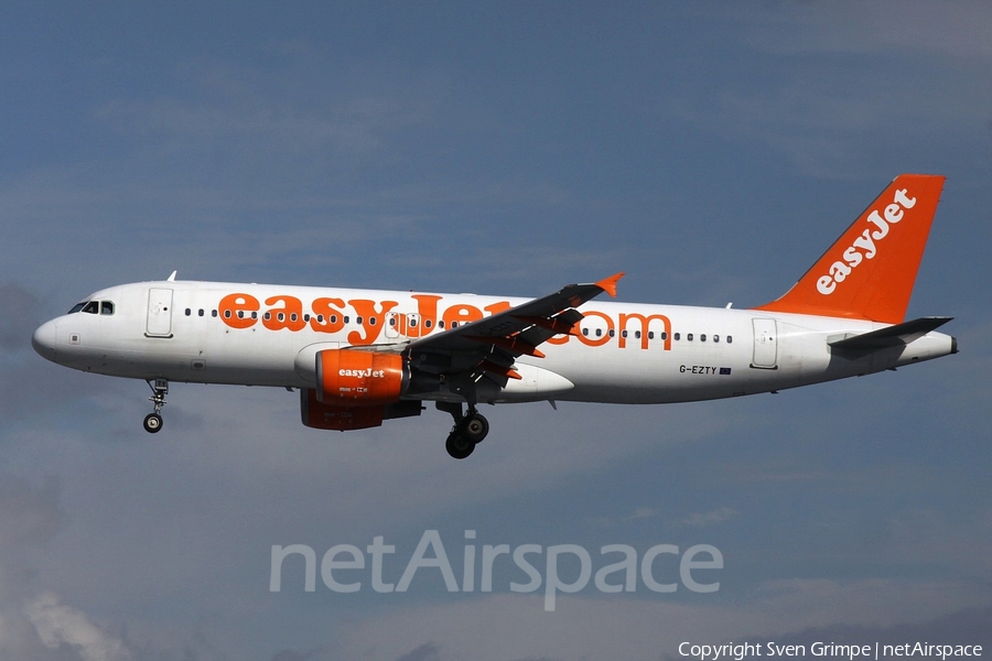 easyJet Airbus A320-214 (G-EZTY) | Photo 125061