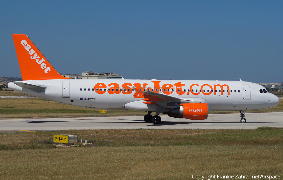 easyJet Airbus A320-214 (G-EZTY) | Photo 25241