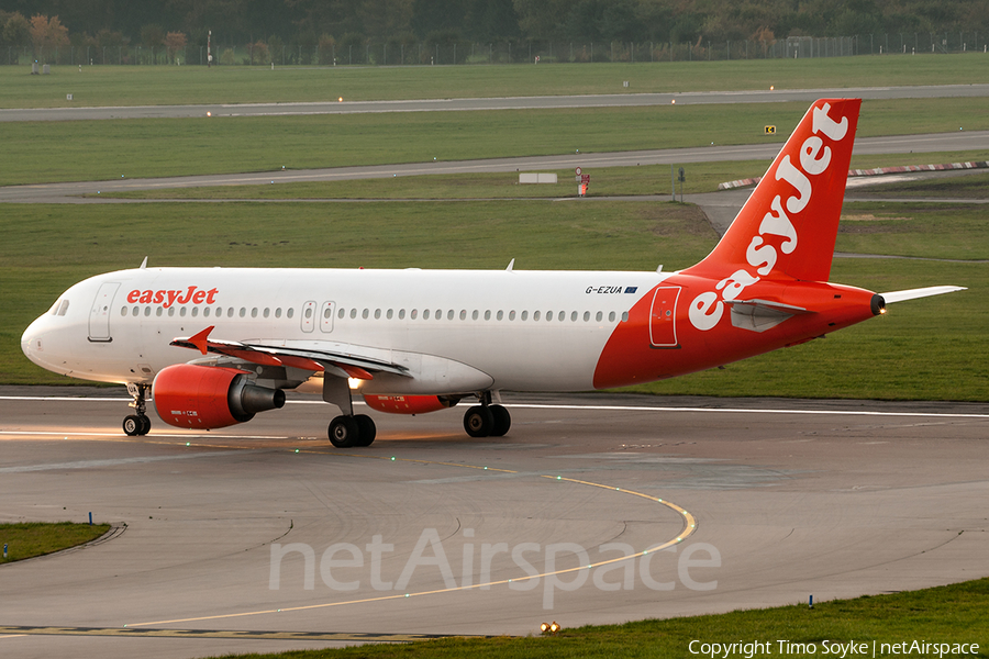 easyJet Airbus A320-214 (G-EZUA) | Photo 89889