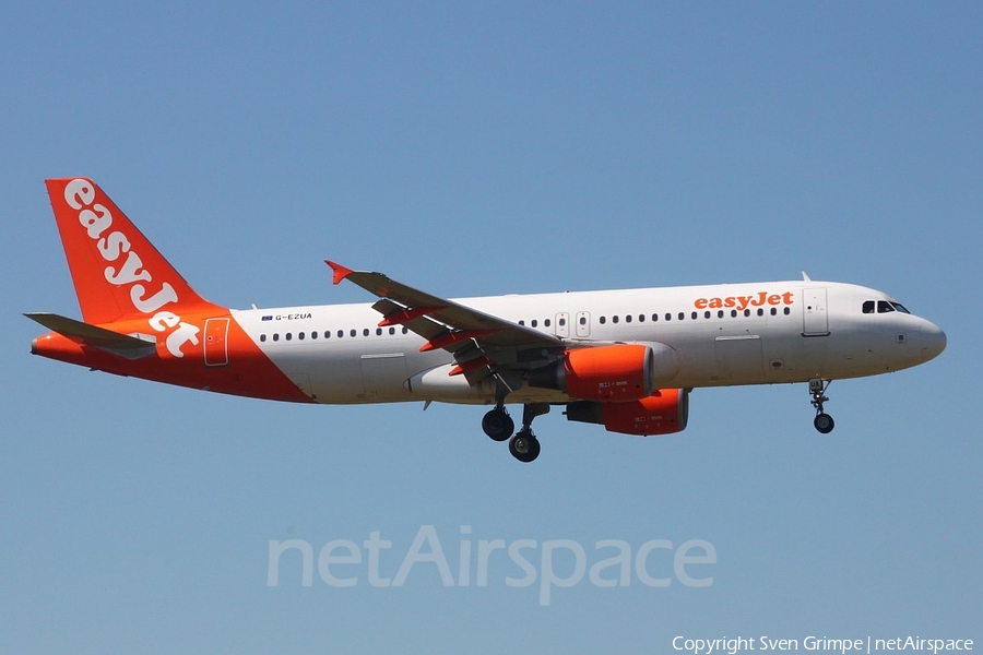 easyJet Airbus A320-214 (G-EZUA) | Photo 78255