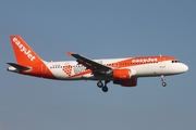 easyJet Airbus A320-214 (G-EZUH) at  Hamburg - Fuhlsbuettel (Helmut Schmidt), Germany