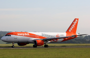 easyJet Airbus A320-214 (G-EZUH) at  London - Luton, United Kingdom