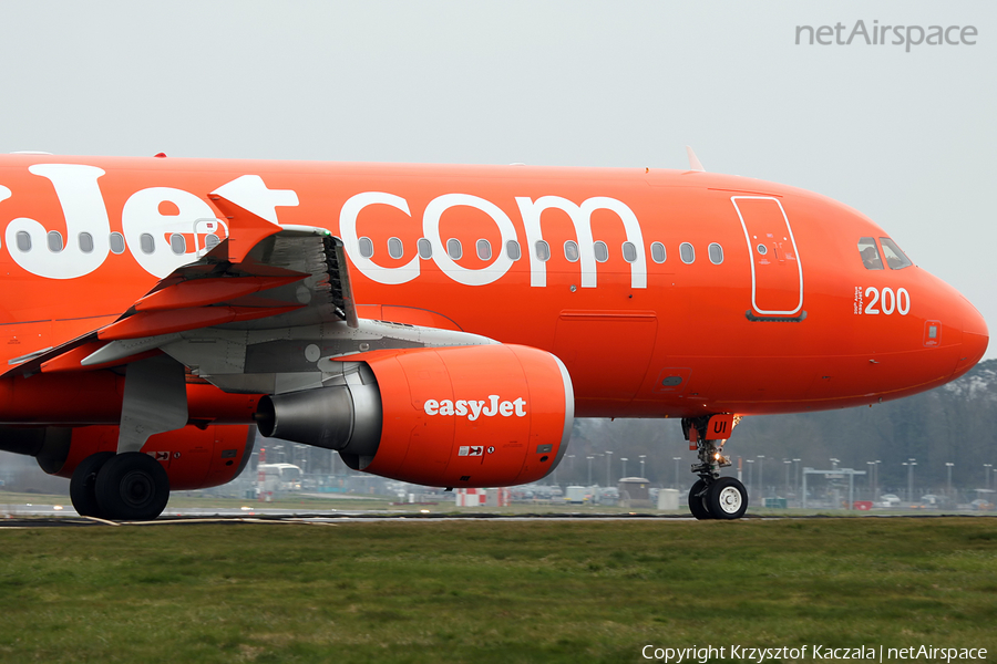 easyJet Airbus A320-214 (G-EZUI) | Photo 23250