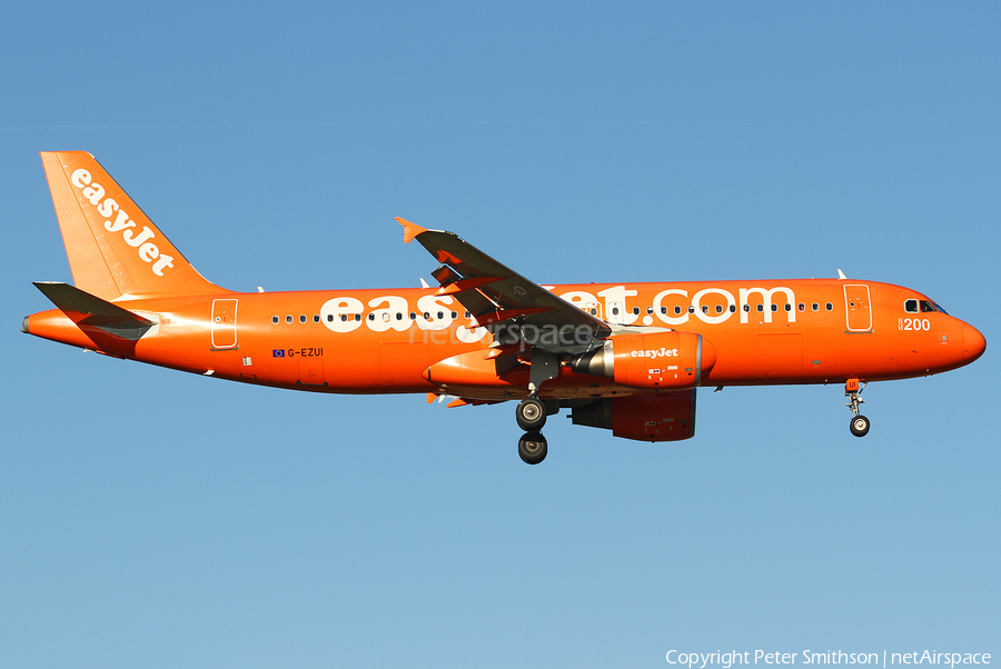 easyJet Airbus A320-214 (G-EZUI) | Photo 375672