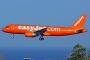 easyJet Airbus A320-214 (G-EZUI) at  Gran Canaria, Spain