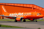 easyJet Airbus A320-214 (G-EZUI) at  London - Luton, United Kingdom