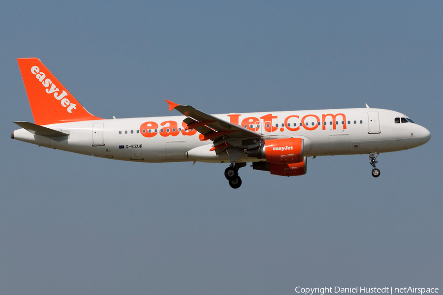easyJet Airbus A320-214 (G-EZUK) | Photo 614196