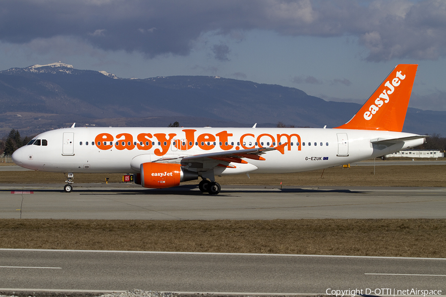 easyJet Airbus A320-214 (G-EZUK) | Photo 376778