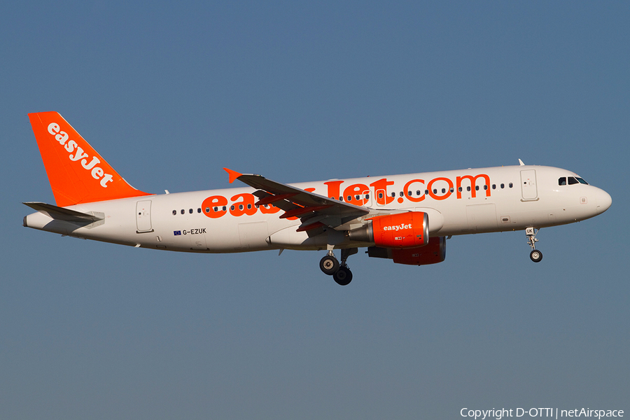 easyJet Airbus A320-214 (G-EZUK) | Photo 371487