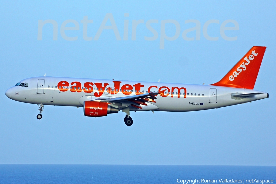 easyJet Airbus A320-214 (G-EZUL) | Photo 338670