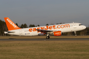 easyJet Airbus A320-214 (G-EZUM) at  Hamburg - Fuhlsbuettel (Helmut Schmidt), Germany