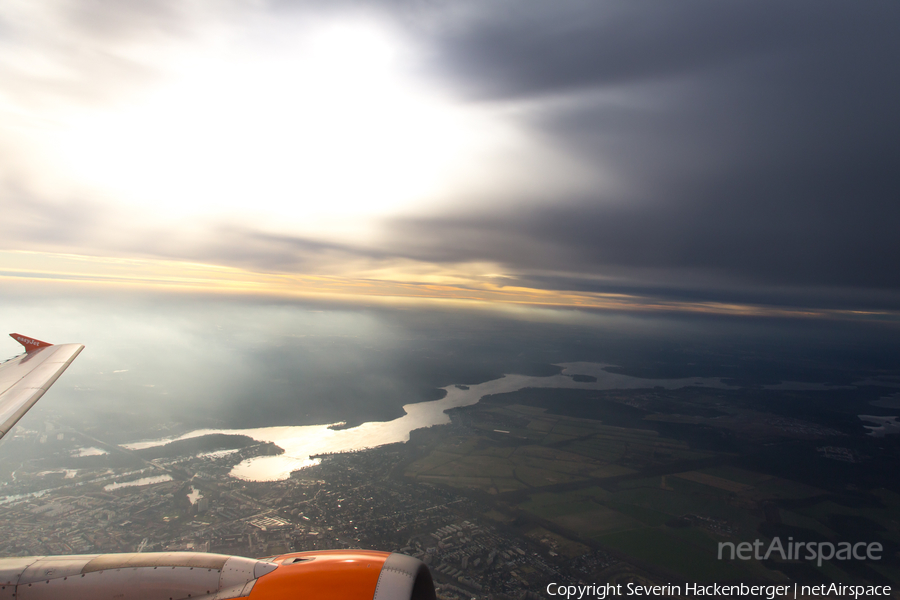 easyJet Airbus A320-214 (G-EZUO) | Photo 222586