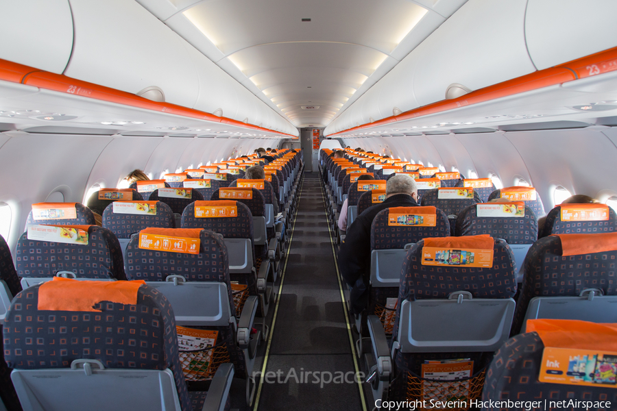 easyJet Airbus A320-214 (G-EZUO) | Photo 222589