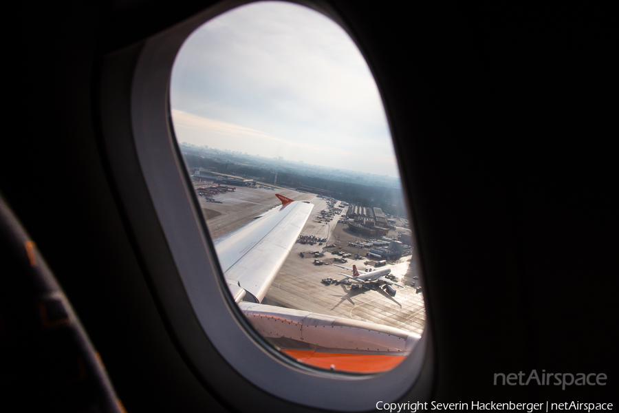 easyJet Airbus A320-214 (G-EZUO) | Photo 222585