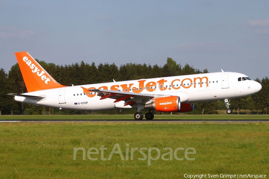 easyJet Airbus A320-214 (G-EZUP) | Photo 22330