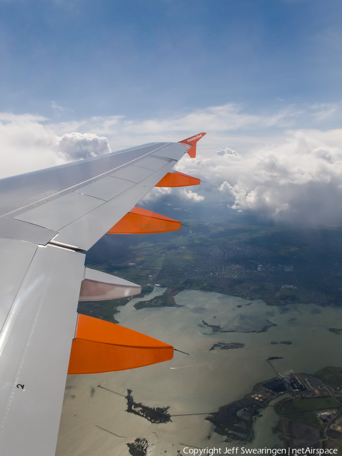 easyJet Airbus A320-214 (G-EZUP) | Photo 38508