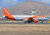 easyJet Airbus A320-214 (G-EZUR) at  Lanzarote - Arrecife, Spain