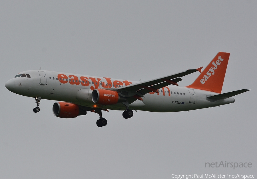 easyJet Airbus A320-214 (G-EZUR) | Photo 52707