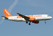 easyJet Airbus A320-214 (G-EZUR) at  Hamburg - Fuhlsbuettel (Helmut Schmidt), Germany