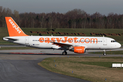 easyJet Airbus A320-214 (G-EZUT) at  Hamburg - Fuhlsbuettel (Helmut Schmidt), Germany