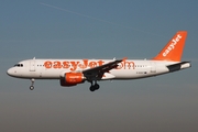 easyJet Airbus A320-214 (G-EZUT) at  Hamburg - Fuhlsbuettel (Helmut Schmidt), Germany