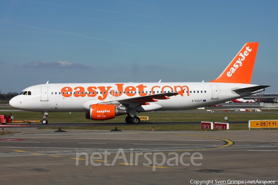 easyJet Airbus A320-214 (G-EZUT) | Photo 162463