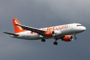 easyJet Airbus A320-214 (G-EZUV) at  Hamburg - Fuhlsbuettel (Helmut Schmidt), Germany