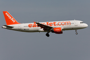easyJet Airbus A320-214 (G-EZUW) at  Amsterdam - Schiphol, Netherlands