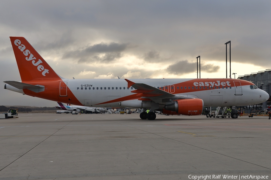 easyJet Airbus A320-214 (G-EZUW) | Photo 303964