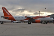 easyJet Airbus A320-214 (G-EZUW) at  Cologne/Bonn, Germany