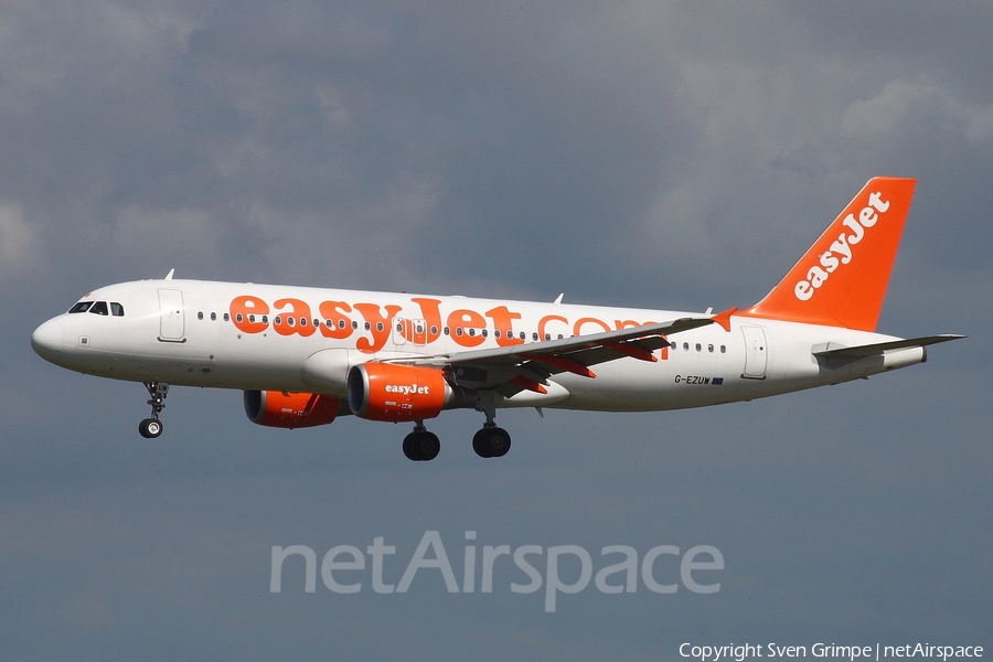 easyJet Airbus A320-214 (G-EZUW) | Photo 115939