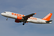 easyJet Airbus A320-214 (G-EZUW) at  Hamburg - Fuhlsbuettel (Helmut Schmidt), Germany