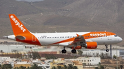 easyJet Airbus A320-214 (G-EZUW) at  Gran Canaria, Spain