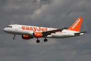 easyJet Airbus A320-214 (G-EZUZ) at  Hamburg - Fuhlsbuettel (Helmut Schmidt), Germany