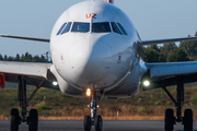 easyJet Airbus A320-214 (G-EZUZ) at  Porto, Portugal