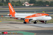 easyJet Airbus A320-214 (G-EZWA) at  Madrid - Barajas, Spain