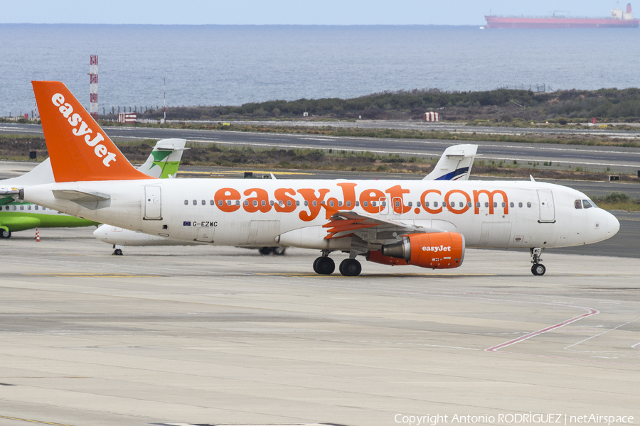 easyJet Airbus A320-214 (G-EZWC) | Photo 152285