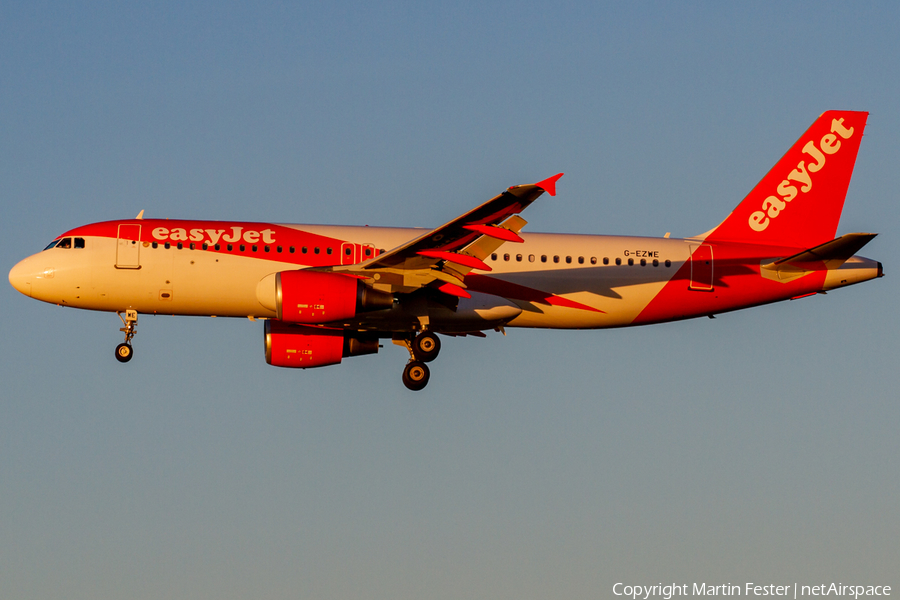 easyJet Airbus A320-214 (G-EZWE) | Photo 365368