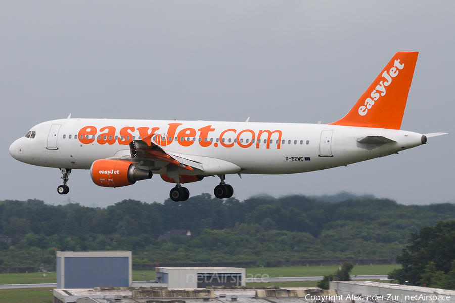 easyJet Airbus A320-214 (G-EZWE) | Photo 409274