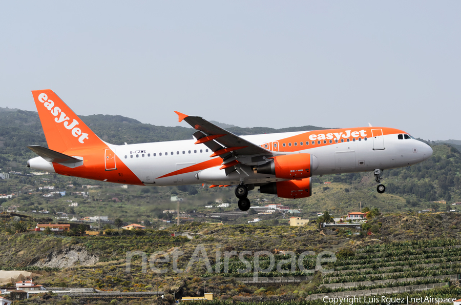 easyJet Airbus A320-214 (G-EZWE) | Photo 376628