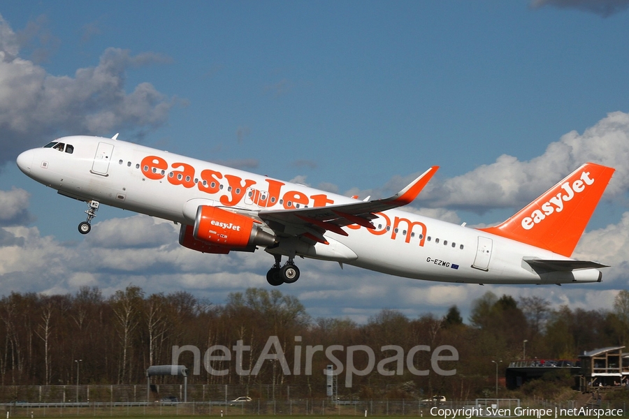 easyJet Airbus A320-214 (G-EZWG) | Photo 102013