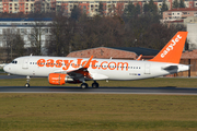 easyJet Airbus A320-214 (G-EZWG) at  Innsbruck - Kranebitten, Austria