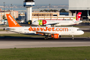 easyJet Airbus A320-214 (G-EZWH) at  Lisbon - Portela, Portugal