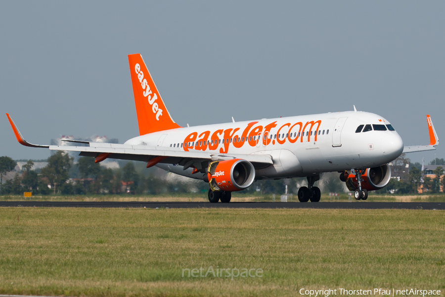 easyJet Airbus A320-214 (G-EZWJ) | Photo 82213