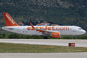 easyJet Airbus A320-214 (G-EZWJ) at  Dubrovnik, Croatia