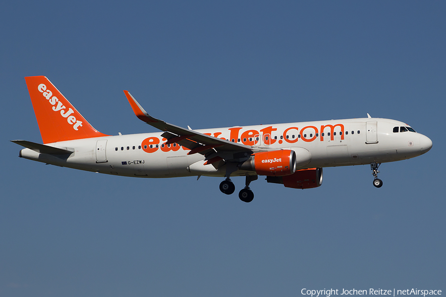 easyJet Airbus A320-214 (G-EZWJ) | Photo 166922