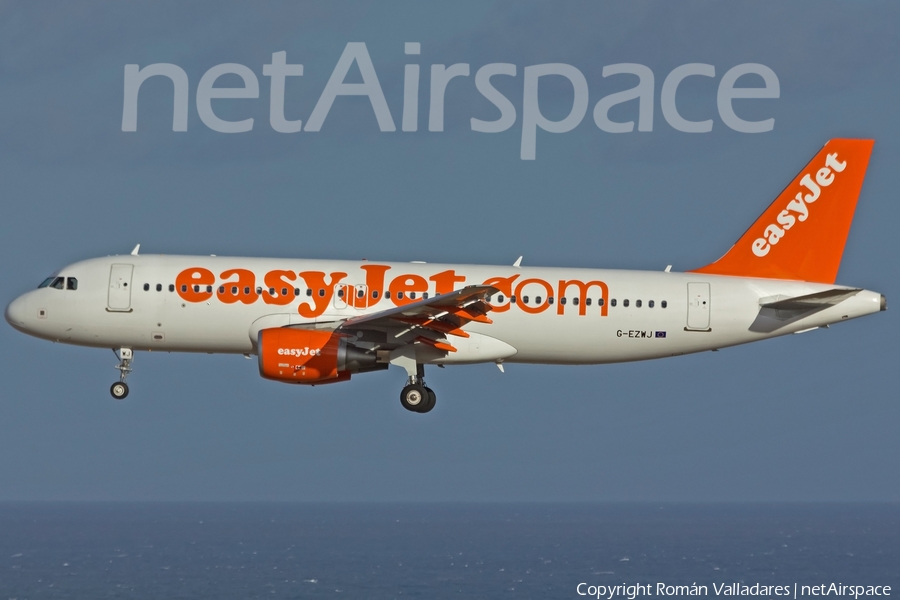 easyJet Airbus A320-214 (G-EZWJ) | Photo 338674