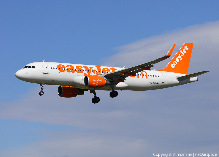 easyJet Airbus A320-214 (G-EZWK) | Photo 150812